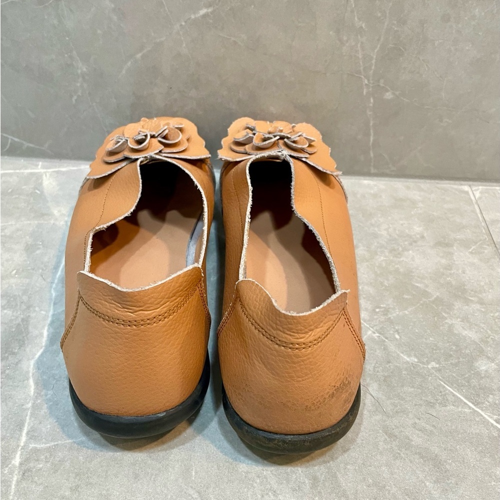 Anyuete Slip on Floral Loafers Tan Women's Shoes - Picture 5 of 6